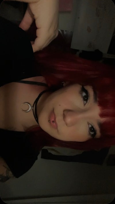 19 year old female looking for a room in LA Main Photo