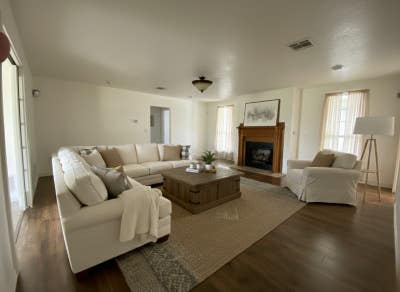 Duplicate of Private Master Suite: King BedEn_Sui Main Photo