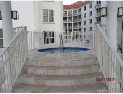 The view is in the center of the citycovered parki Main Photo