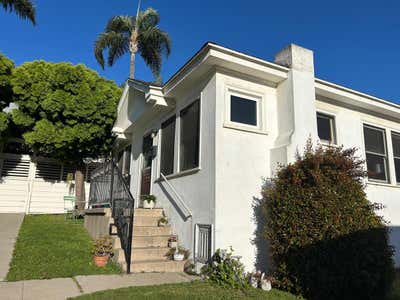 Perfect location in Santa Monica Main Photo