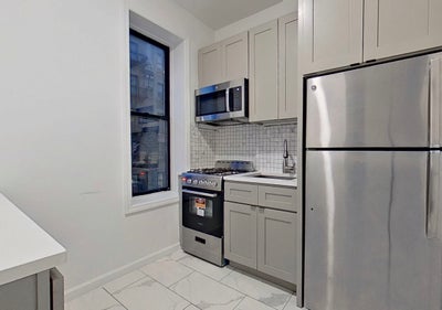 Sunny and Spacious Rooms -5Br /2Ba - W&D -Apr 15Th Main Photo