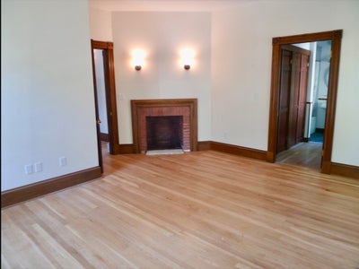 Spacious Bedroom w/Private Bathroom Main Photo