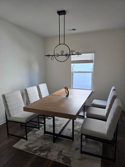 Looking for a Tenant/Live-In Nanny/Nanny for Rent Main Photo