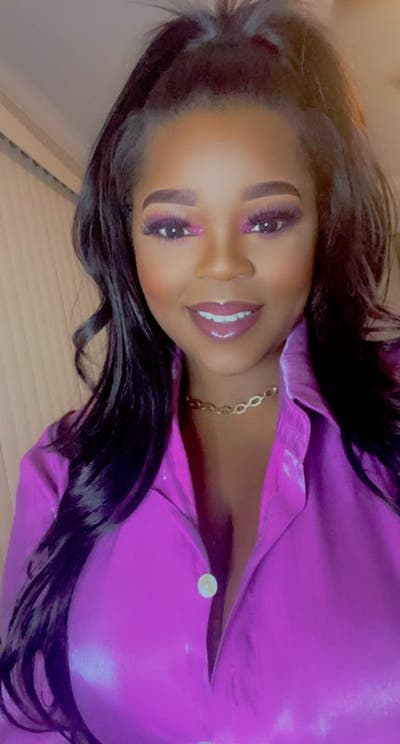 Professional Female seeks a small or large room Main Photo