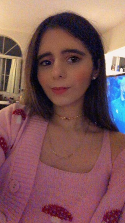 Flight attendant looking for Las Vegas room Main Photo