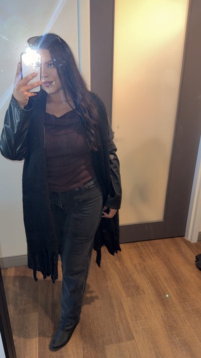 Responsible female looking for LA room now Main Photo