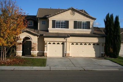  **Room for Rent in Spacious 5-Bedroom Home** Main Photo