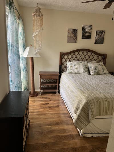 Furnished room and bathroom  Main Photo