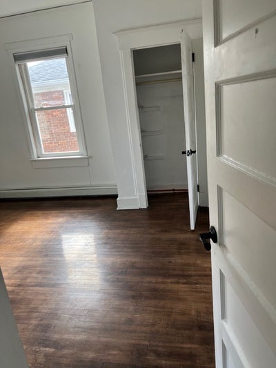 Affordable room in Summit for rent! Main Photo