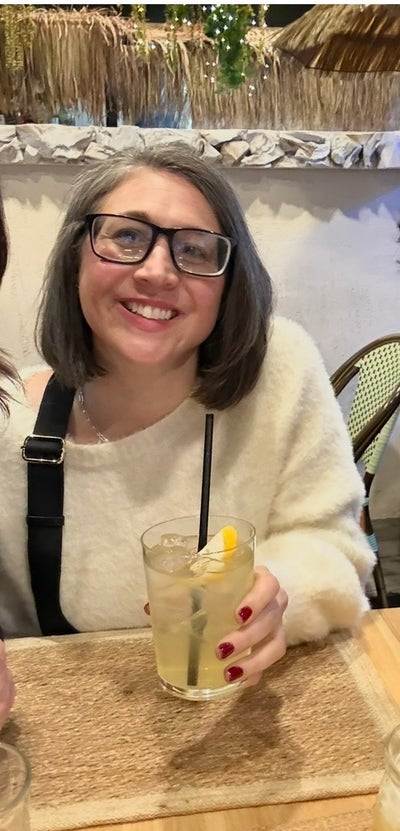 Woman looking for West Hollywood room now Main Photo