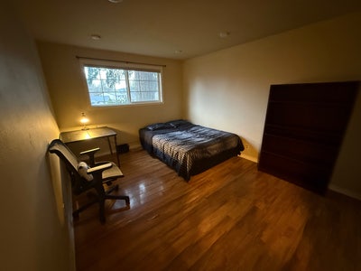 Gladstone room for rent Main Photo