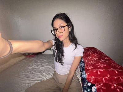 Female 28 looking for a room in Orange CA Main Photo