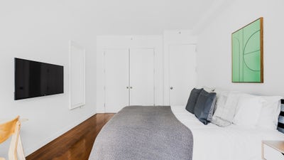 Room Available – Midtown Manhattan, March 1st  Main Photo