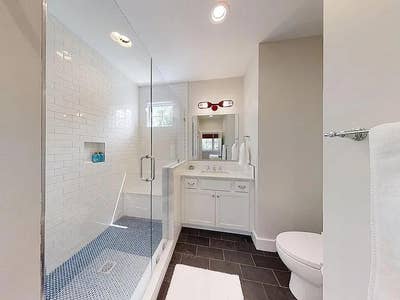 Fully Furnished Room Available Main Photo