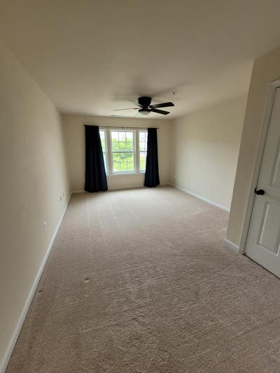 Large Bedroom W/ Private Bath & Walk-in Closet Main Photo