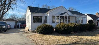 Looking for clean roommate Main Photo