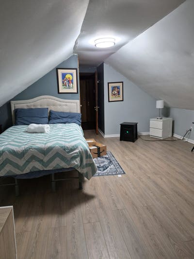 Huge and Comfy Room Main Photo