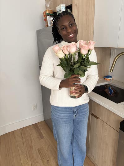 Professional Female seeks a large room Main Photo