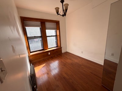 Open Room in Great Union Square Apartment! Main Photo