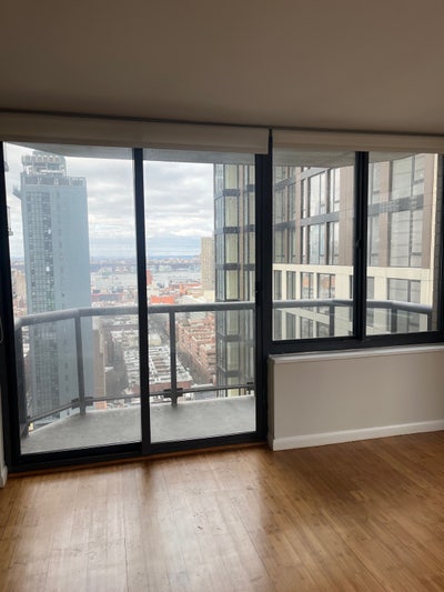 ❄️ Spacious High Luxury Room in Midtown Manhattan Main Photo