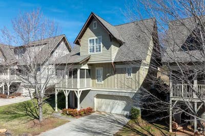 4BR with Garage @ The Retreat  Main Photo