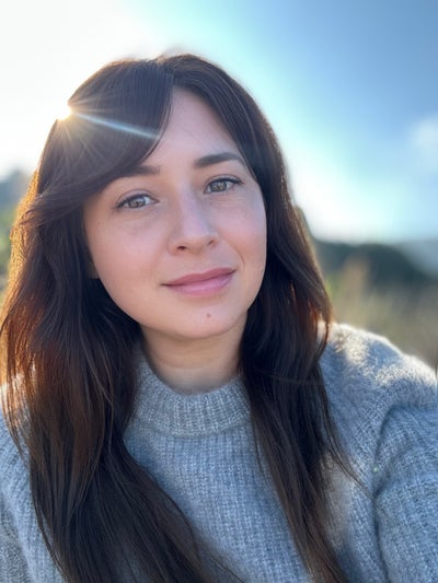 37 year old woman looking for Studio City room Main Photo