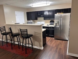 Room For Rent  Main Photo