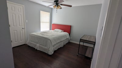 Cozy room for rent - Bills included Main Photo