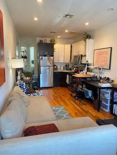 🚨 Room Available in 2BR - Friendly Roomie Wanted  Main Photo