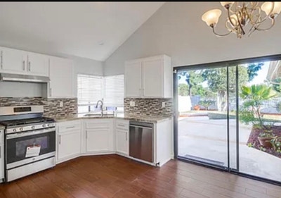 Room for rent in Eastlake Main Photo