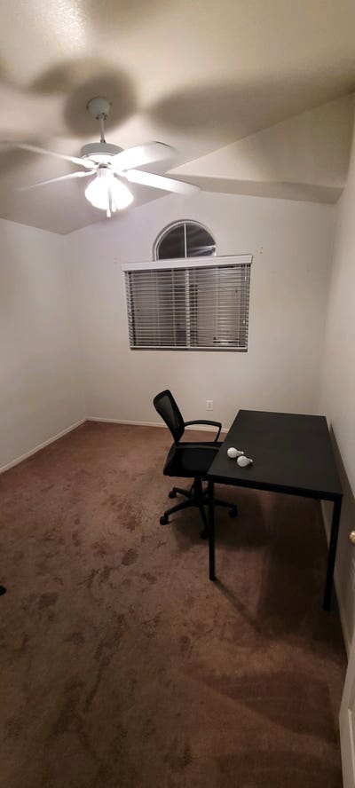 Room in house Main Photo