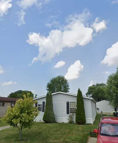 Small room available  Main Photo