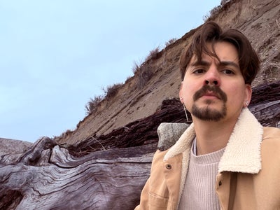 Room wanted in Seattle, WA Main Photo