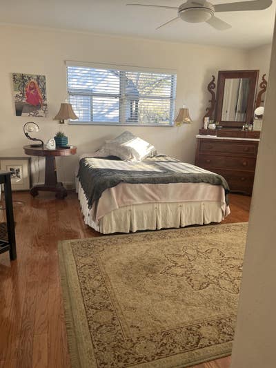 Private entrance and bath Perfect for professional Main Photo