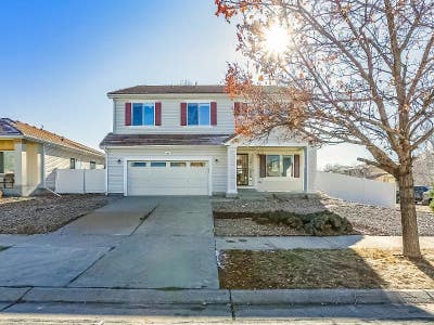 Live in a beautifully refreshedspacious home desi Main Photo