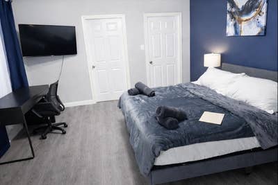 Fully Furnished  Premium Private Rooms w Hot Tub A Main Photo