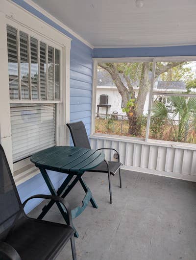 Cozy & Updated Home Minutes From Downtown and the  Main Photo