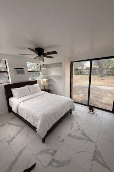 Live in Lantana in a just renovated home Main Photo