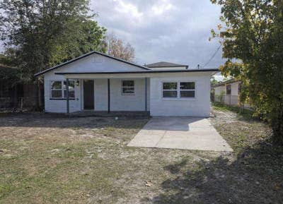 "The Midtown Executive: UltraModern CoLiving Steps Main Photo