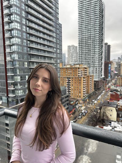 Responsible female looking for a room in LA Main Photo