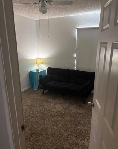 Renting a room. Main Photo