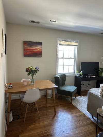 Room available in Roslyn  Main Photo