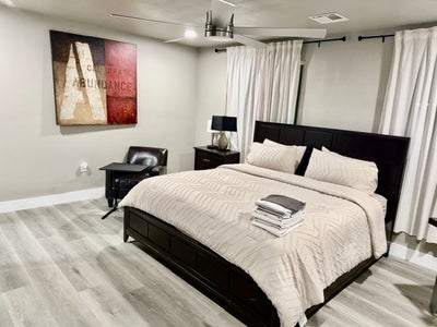 Casita with a private entrance, bath, fridge Main Photo