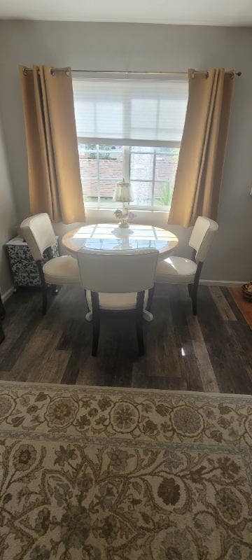 Room WBathroom 1 Person No pets Main Photo