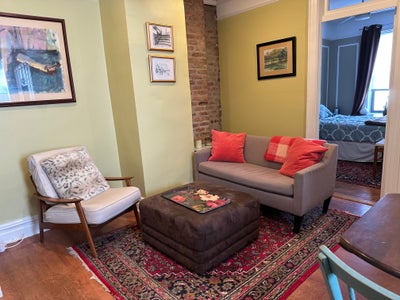 Safe charming neighborhood. 2 bedrooms apartment Main Photo