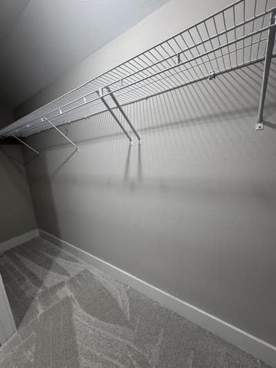 Extra large space Main Photo