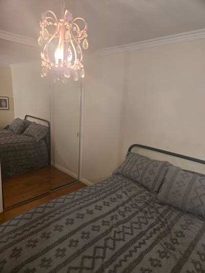 Room in Huntington beach  Main Photo