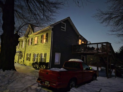 Room of two rooms house available  Main Photo