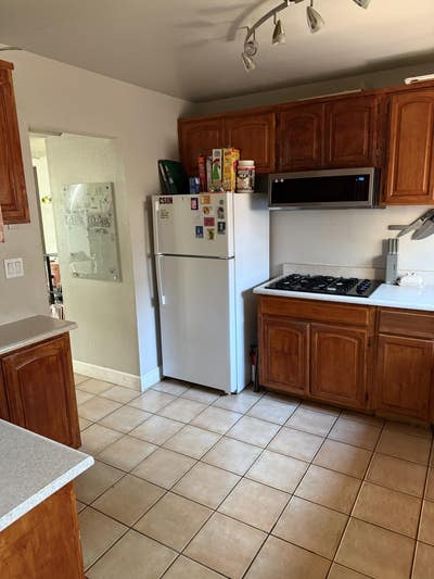 Room for Rent – $890/month – Northridge/Porter Ran Main Photo