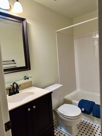 Private room with own bathroom  Main Photo